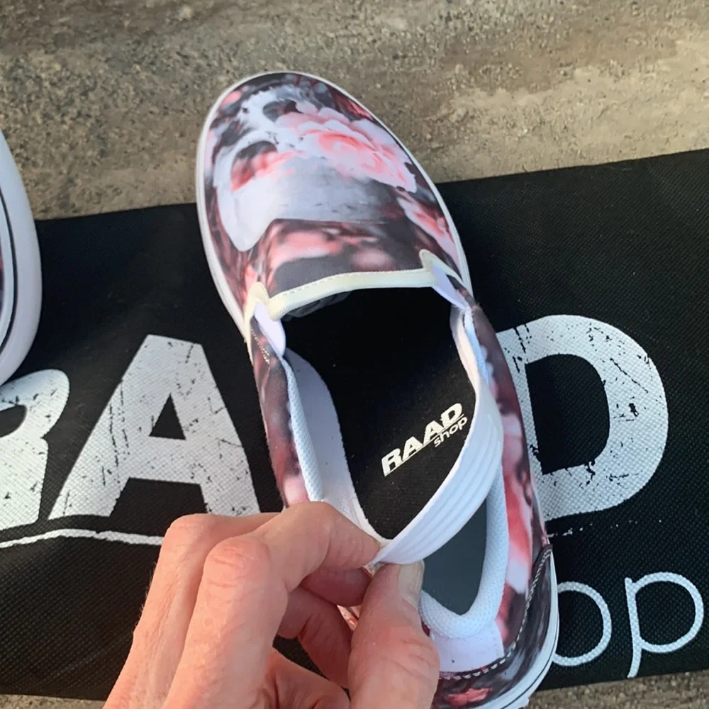 NWT RAAD Brand Super Awesome Women’s Slip On Skull/Roses Shoes, Size 10.5 - Picture 6 of 7